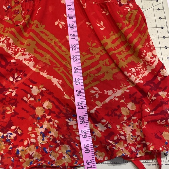 Floral Top with Long Sleeves - Picture 8 of 9